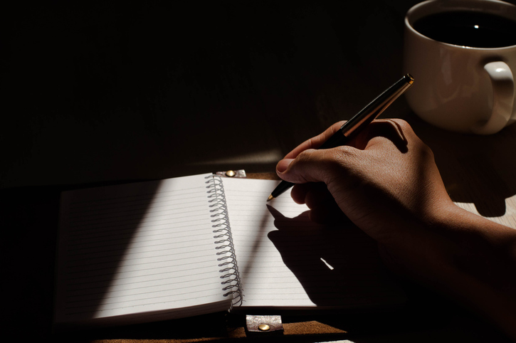 How to Write a Job Description That Attracts Top Talent
